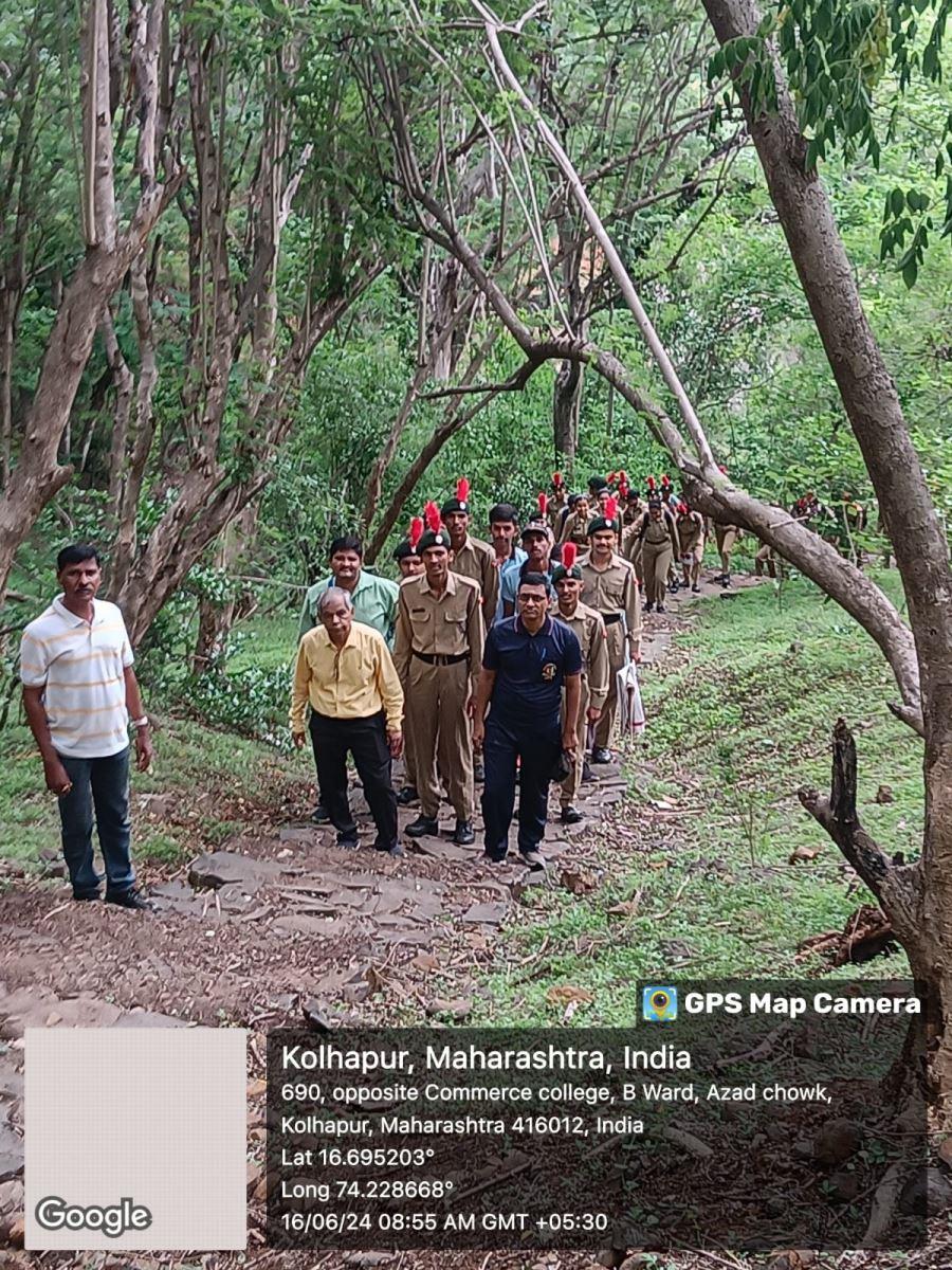 Plantation at Alam Prabhu ,Then proceed to Deshbhakt Ratnapp kumbhar memorial at Nimshirgaon for plantation, Hatkanangale taluka( 5 MAH BN NCC ) D.R.K. College of Commerce , kop
